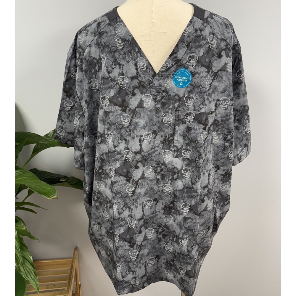 NWT Scrub Top Spooky Shadows Men's M Pewter Gray Skull Print Scrubs Uniform